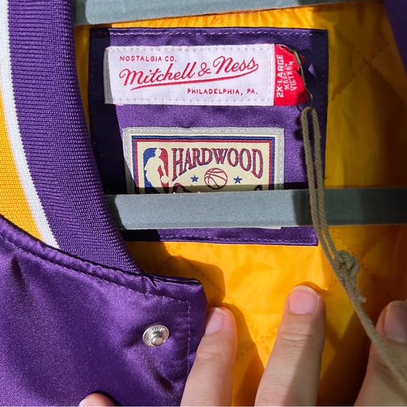 Iconic Purple and Gold Lakers Jacket - Heavyweight Satin - NWT - Size 2XL - Picture 4 of 14